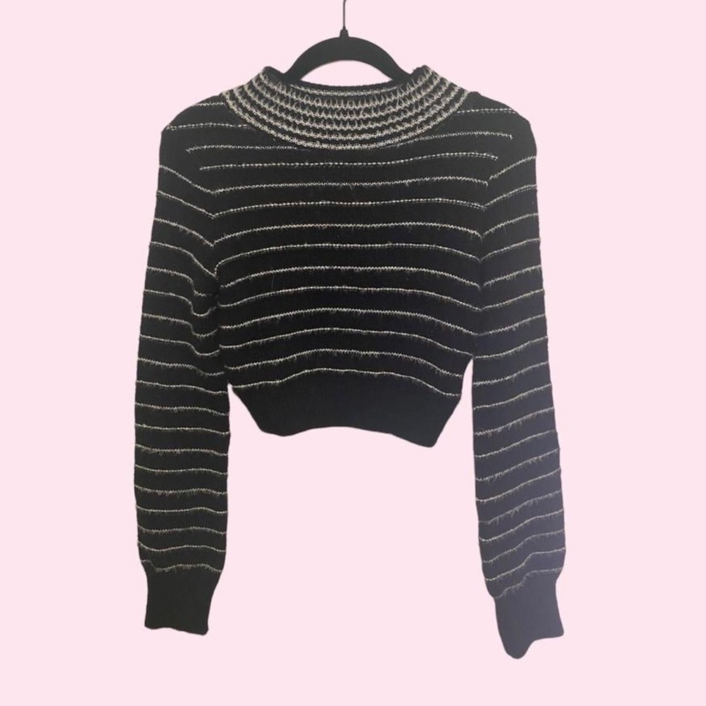 Black and white stripped cropped sweater!